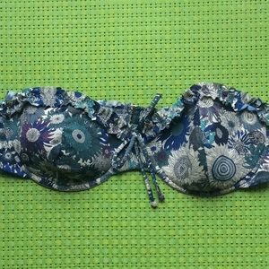 J Crew bikini top with a touch of ruffle!